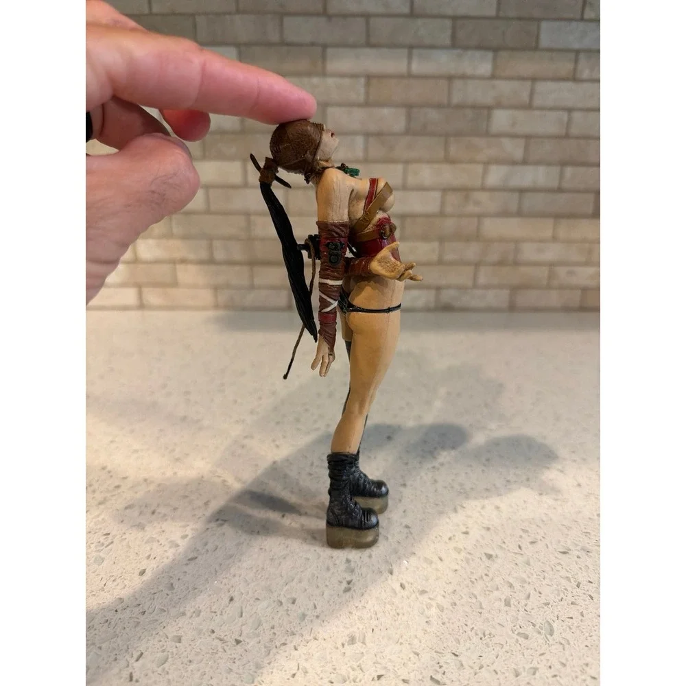 McFarlane Toys Twisted Land of Oz - Dorothy Loose Figure